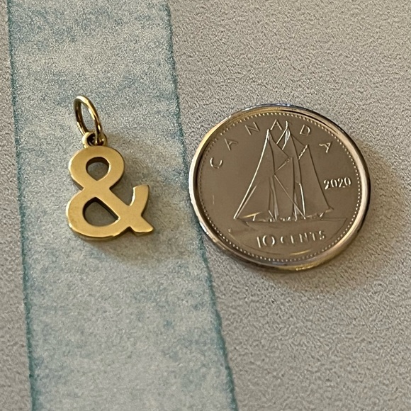 Authentic 18KT Tiffany & Co Charm - Picture 2 of 4